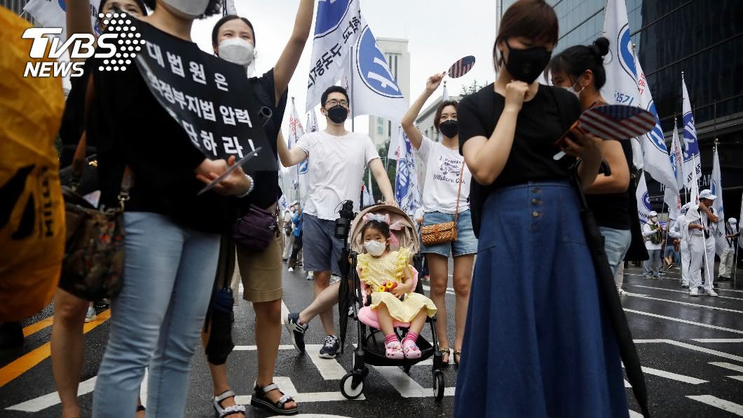 反文在寅教會成疫情破口！　信徒失蹤還鬧逃院