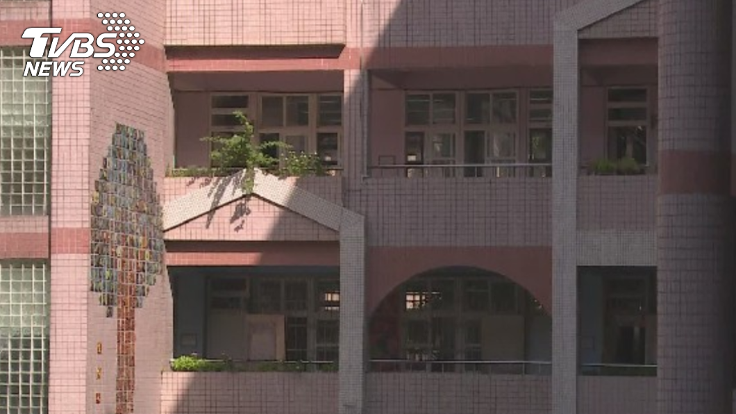 池男闖入國小校園挾持男童。(圖/TVBS資料畫面)