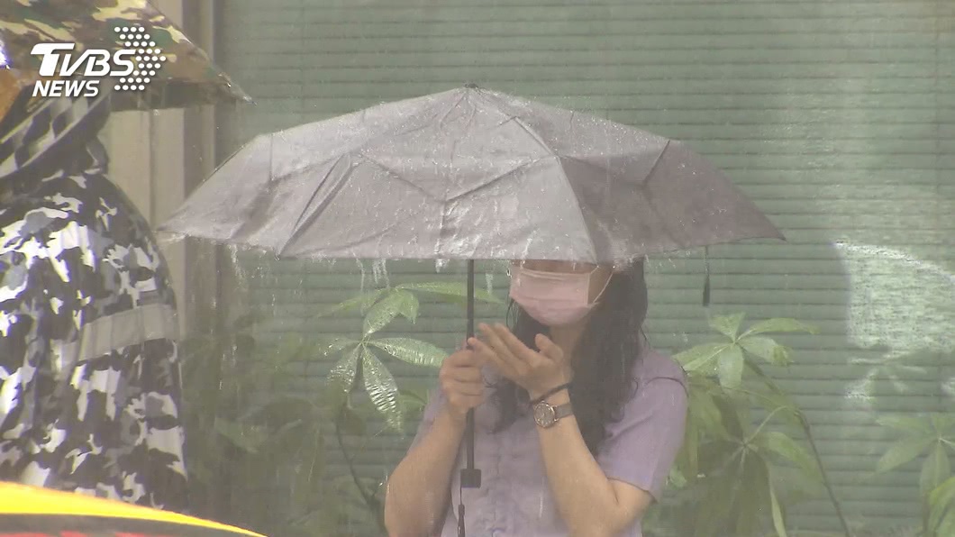 低壓帶影響全台有雨　海神增強為中颱朝日韓前進