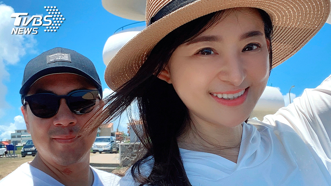 TVBS《地球黃金線》主持人蘇宗怡和老公都愛車,兩人有聊不完的話題 。圖/TVBS