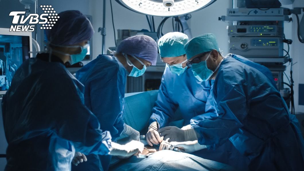 印度女切「世界最大卵巢腫瘤」　醫：這手術是奇蹟！