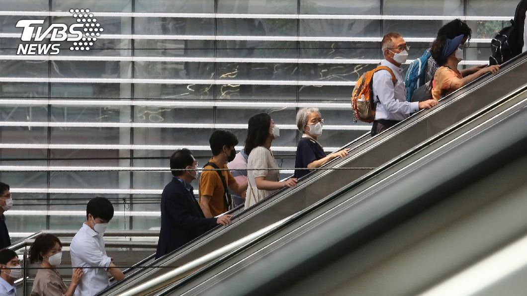 明明宣布因疫關閉　韓海灘週末依舊爆滿