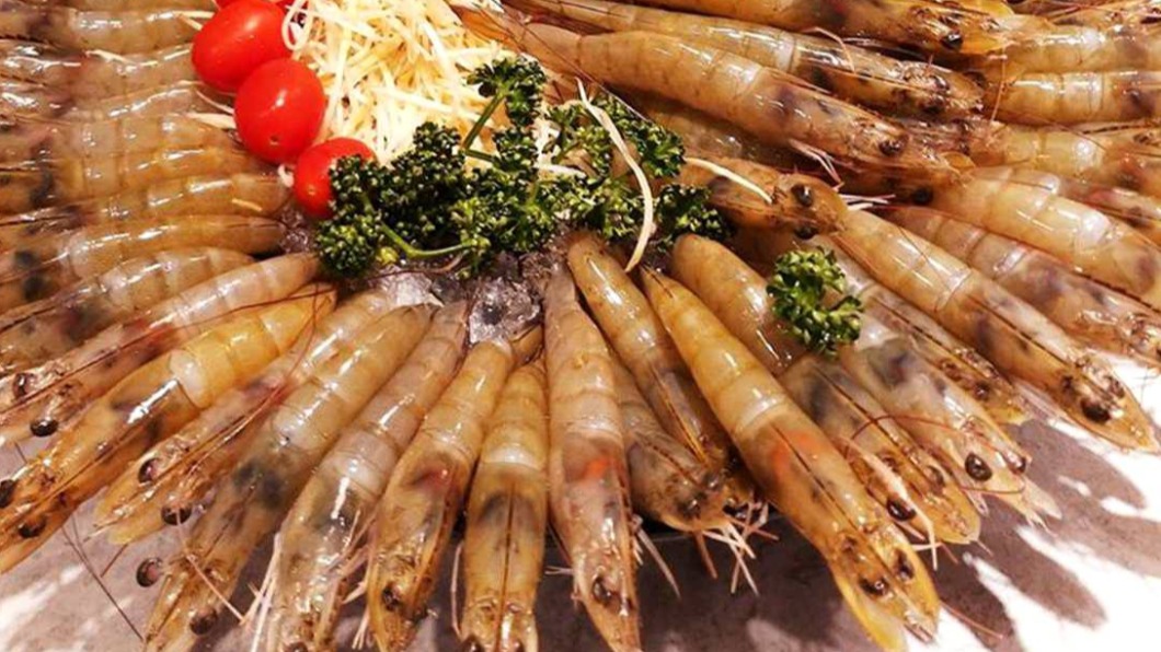 快帶家中生日的長輩一起來吃蝦。(圖/翻攝自天棧鍋物)