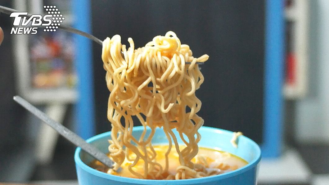 別中招!吃泡麵恐重金屬中毒 一看頭髮全知曉