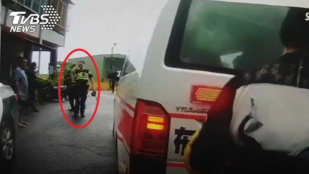 嘉義員警出勤遭襲 前額受傷狂噴血!