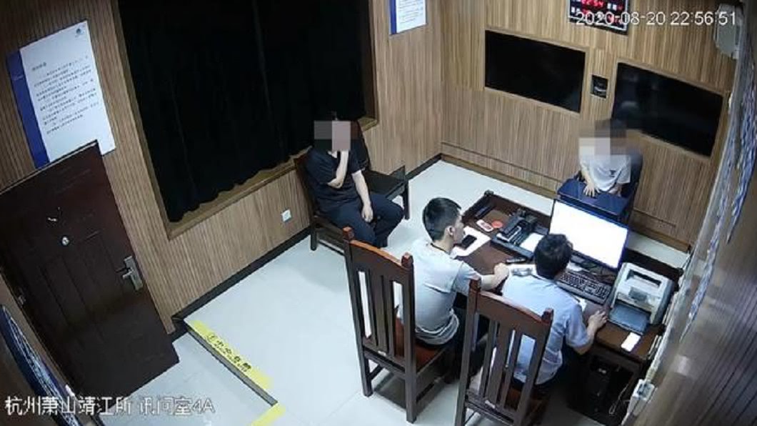 申男對於自己的行為感到懊悔不已。(圖/半島晨報)