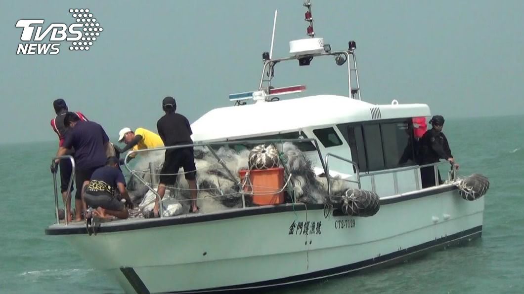 金門海巡掃蕩陸船越界布流刺網 清除65件銷毀