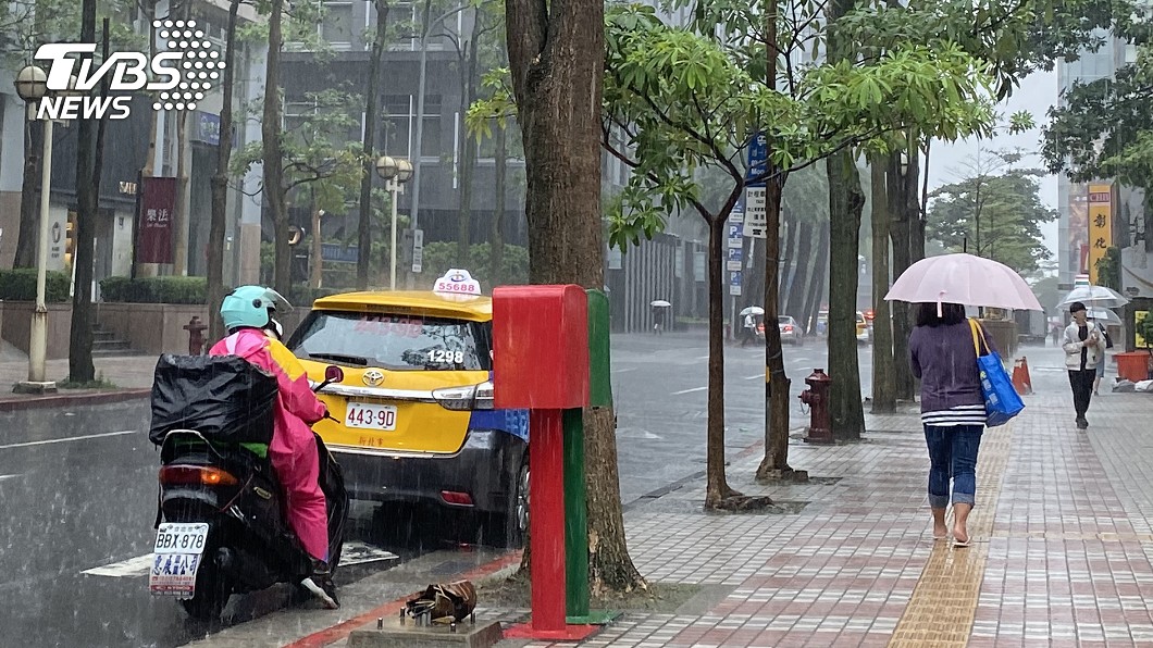 暴雨何時停?氣象粉專曝關鍵:「梅莎」愈強愈好