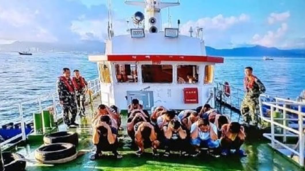 涉嫌「協助罪犯」偷渡台灣　港警再逮9人