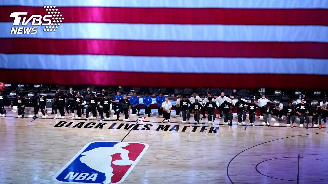 歐巴馬扮「藏鏡人」 NBA罷賽兩天後重開