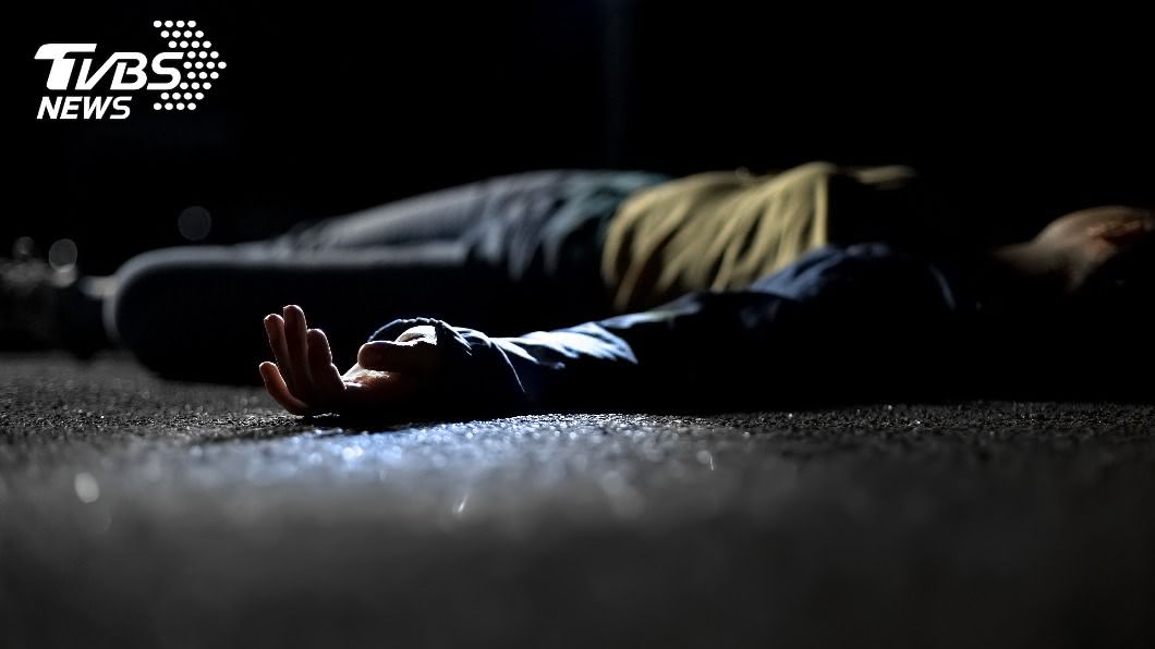 拿磚當街砸死女友!男囂張PO「殺人心得」:不後悔