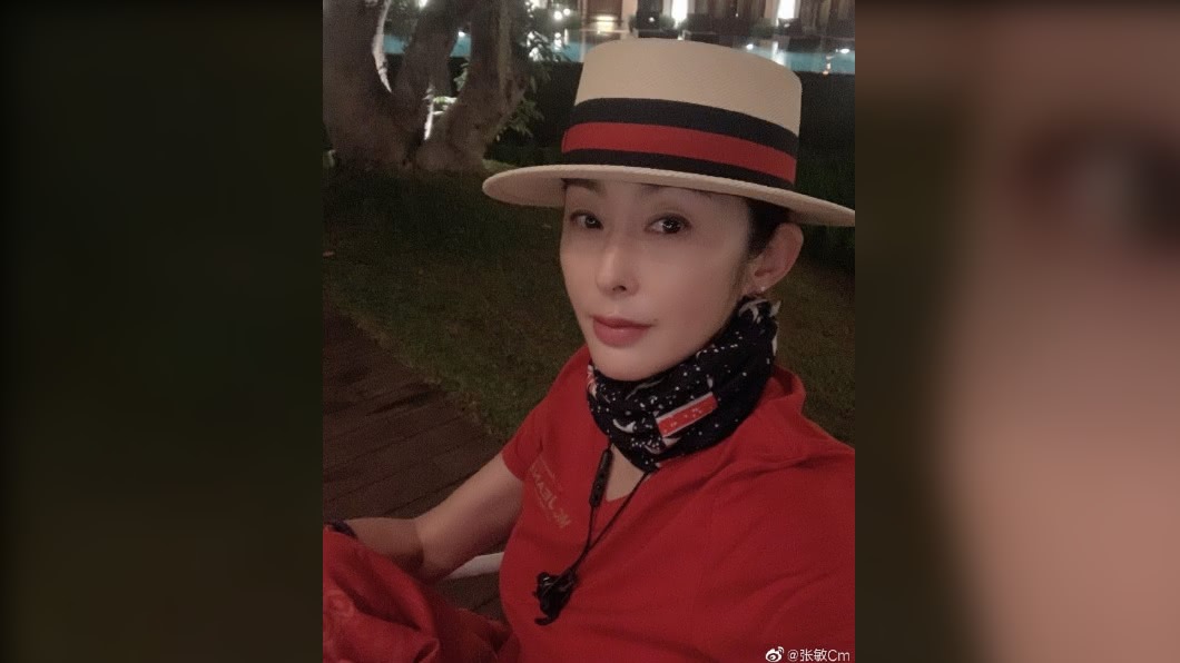 張敏臉蛋看不出歲月痕跡。(圖/翻攝自張敏微博)