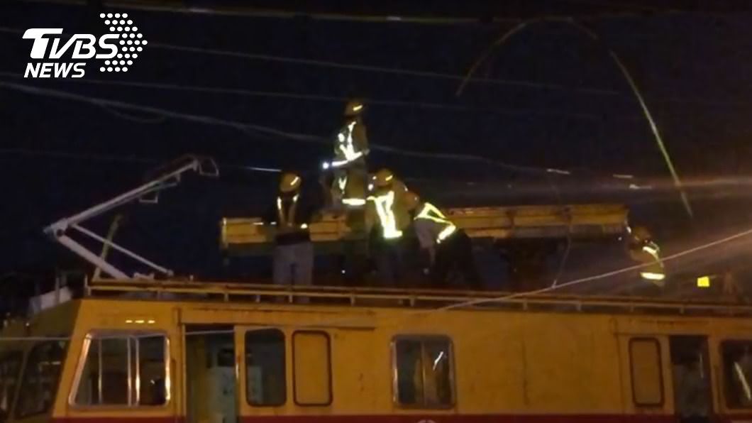 快訊/台鐵電車線斷落 台南到保安單線雙向行車