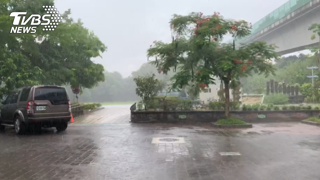 大雨來襲!北北基4縣市大雨特報 注意雷擊及強陣風