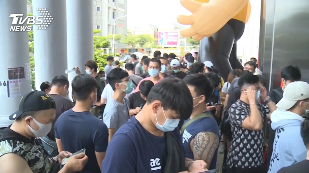 館長聲勢更漲！健身房台中新展店　引大批民眾參觀