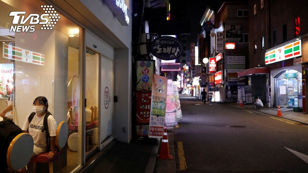 首爾爆發17起武漢肺炎群聚感染 便利商店禁內用