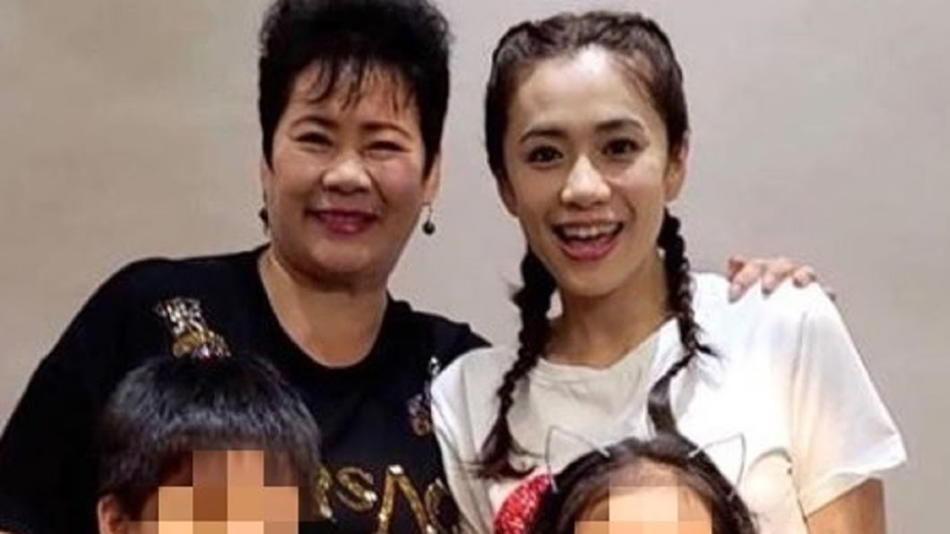柯以柔曾在IG上表示「孩子有媽有阿嬤很幸福」。(圖/翻攝自柯以柔IG)