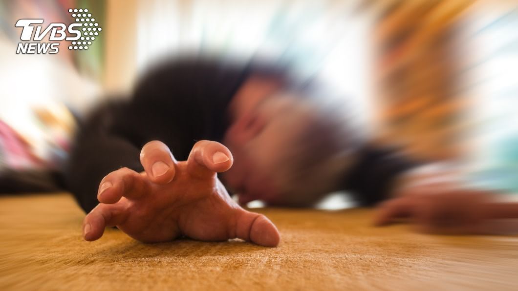 癲癇發作…路人「嘴塞東西」救命 醫界轟爆:別亂教!