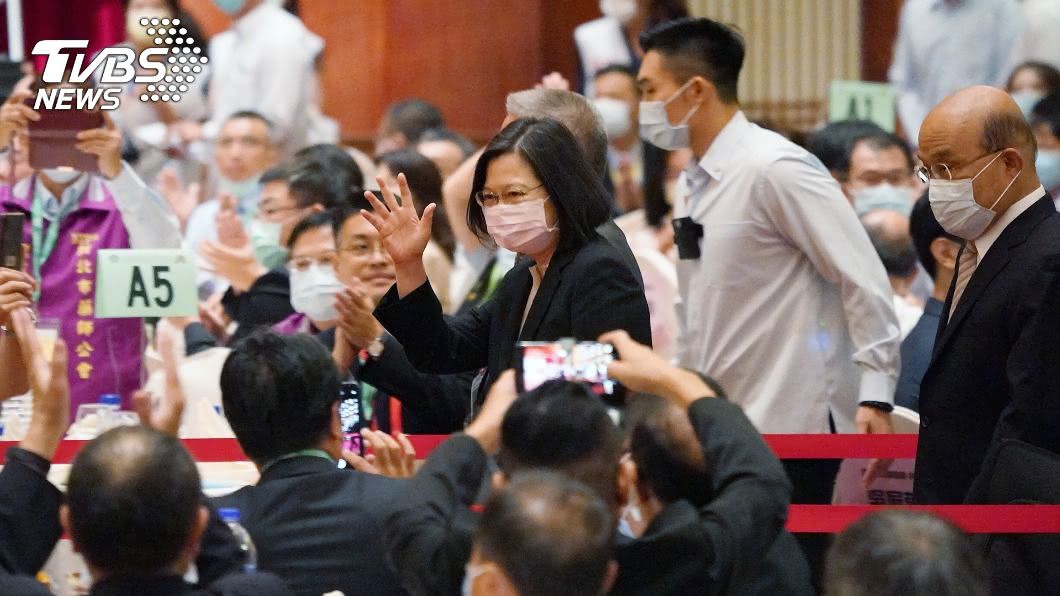 機警通報揪異常口罩 蔡總統感謝藥師守護全民