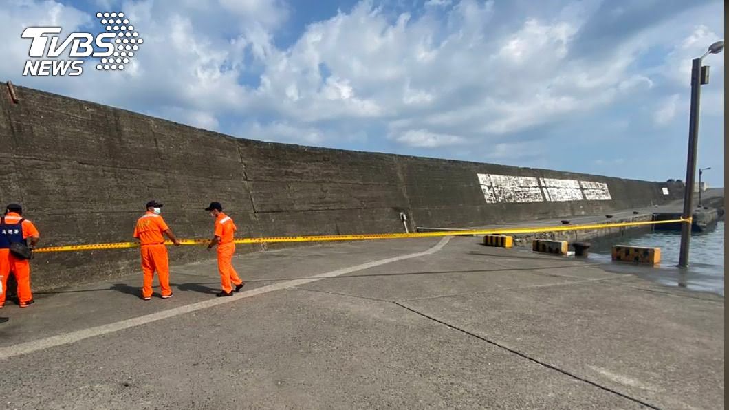 瘋狗浪捲釣客落海 宜縣府:長浪特報將強制驅離