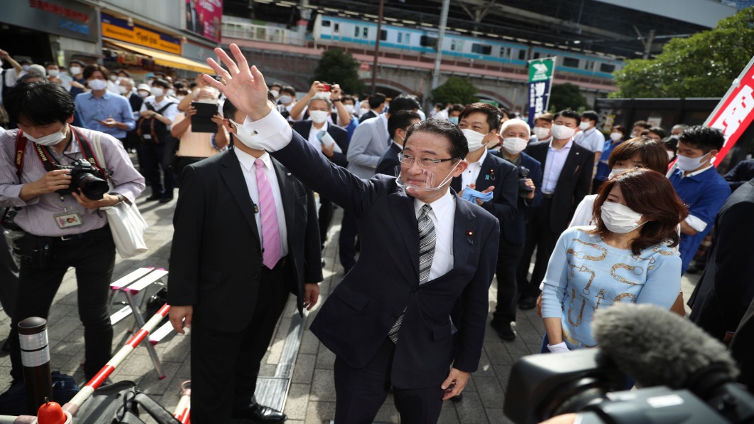 自民黨總裁選「三腳督」 候選人名片飆高價