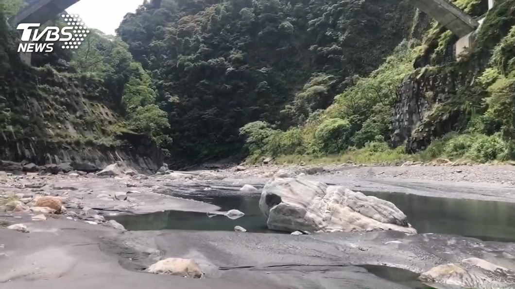 童臉埋泥沙斷氣…村民武界壩救援淚崩：多希望只是洋娃娃