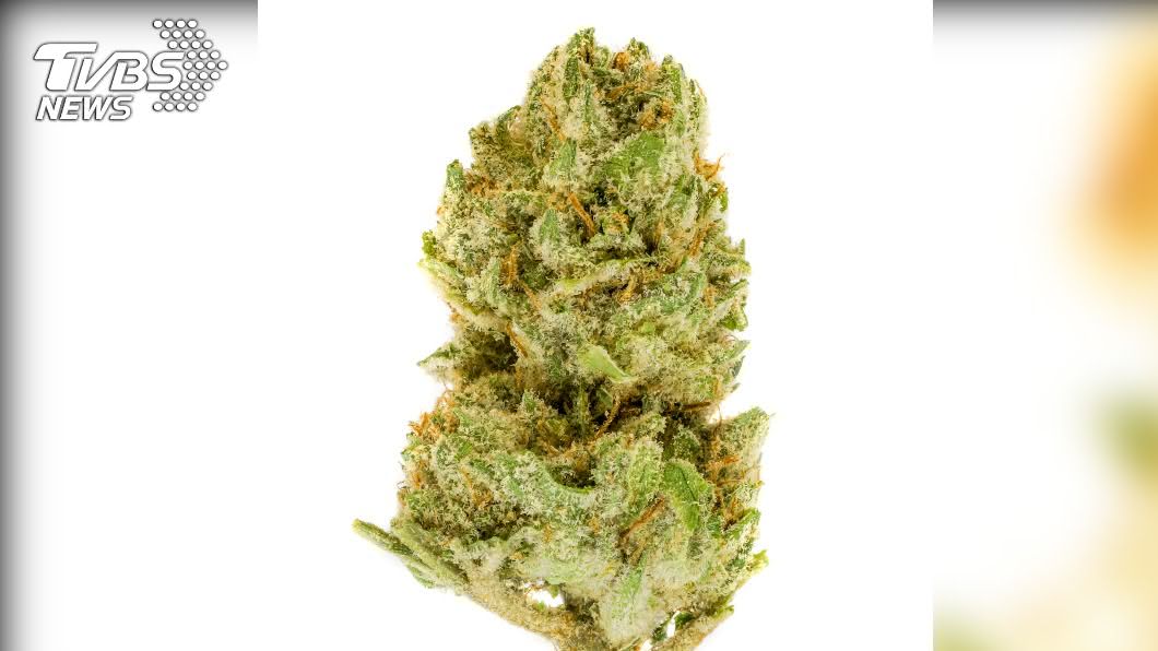 18歲姊逼弟弟呼大麻　三歲童嗆到滿臉通紅