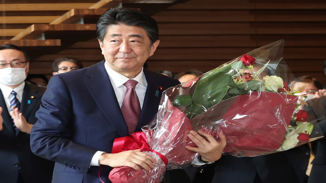 安倍7年8個月首相落幕 菅義偉無縫接軌