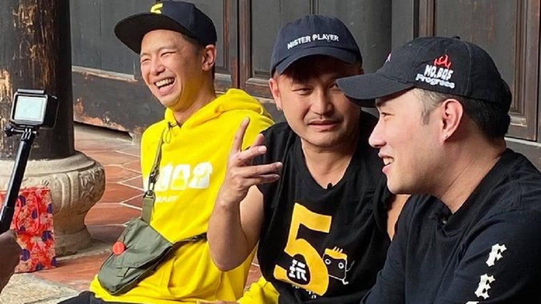 余祥銓(圖右)至今無法相信小鬼(圖左)驟然離世。(圖/翻攝自余祥銓臉書)