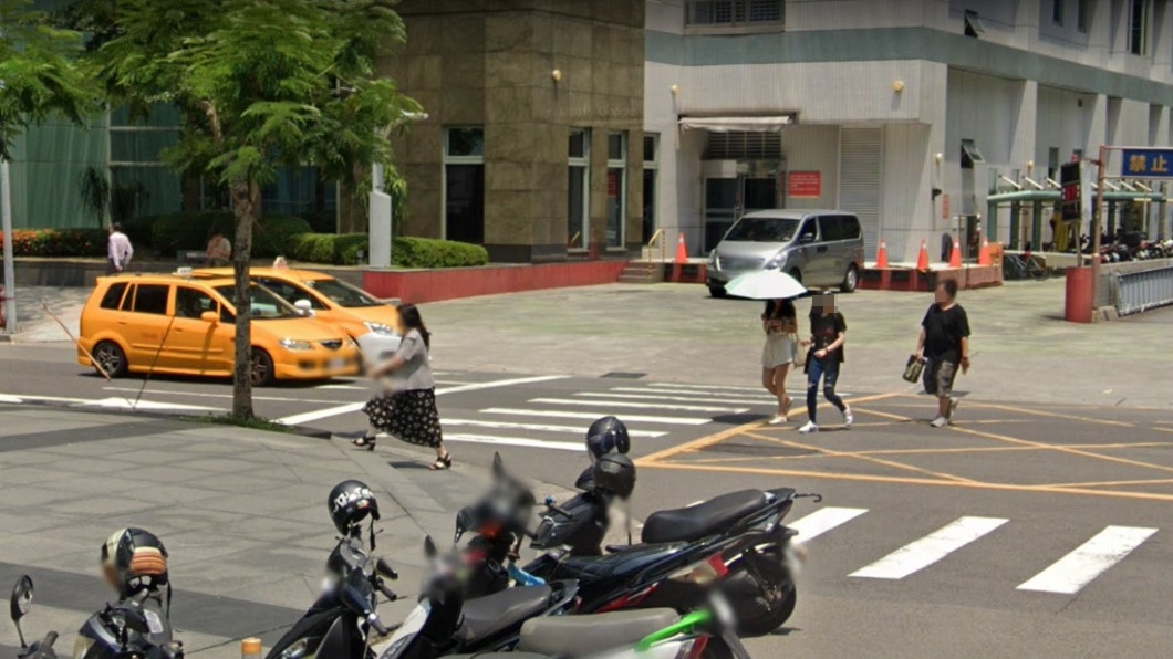 女兒丟失遺照 谷哥地圖驚「亡母身影」淚:4年沒見了