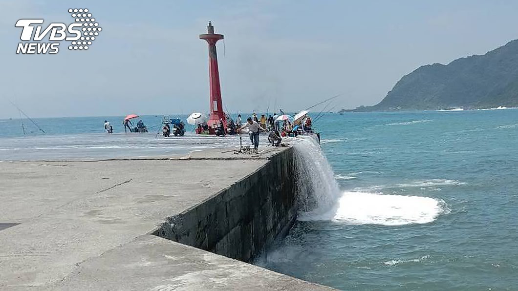 遺愛人間！大溪漁港浪吞釣客6死　家屬忍痛簽器捐