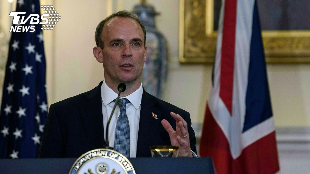 槍掉機艙被撿到!英外相侍衛遭火速開除