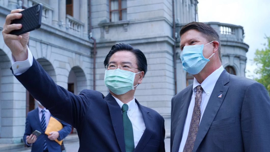 美國務次卿柯拉克與外交部長吳釗燮等人會晤。（圖／翻攝自外交部臉書）