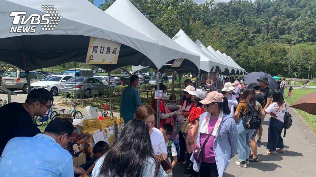 日月潭舉辦農萊市集 湧人潮狂掃在地農產