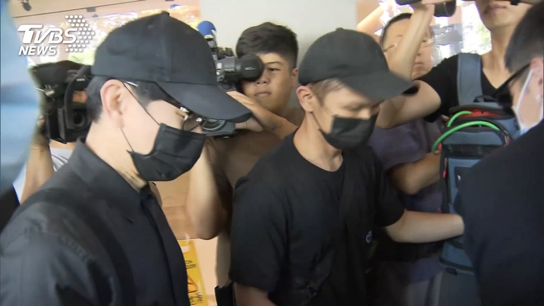 JJ趕在最後一天,現身小鬼靈堂。(圖/TVBS)