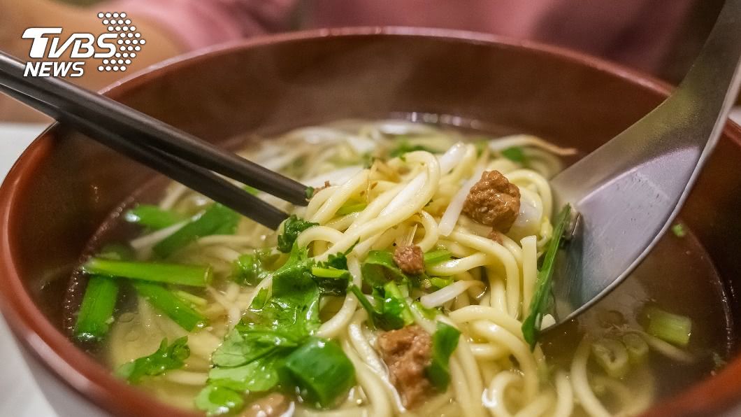 小吃店「只點一樣」被老闆猛問 她無奈嘆:不行嗎?