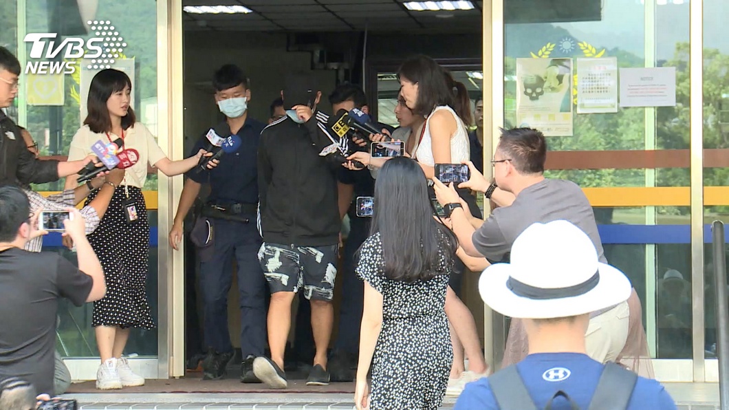 「不滿被笑矮」!男埋伏信義區 狠潑女髒水