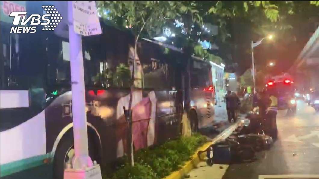 快訊/恍神釀禍?公車司機衝撞釀1死 業者說明