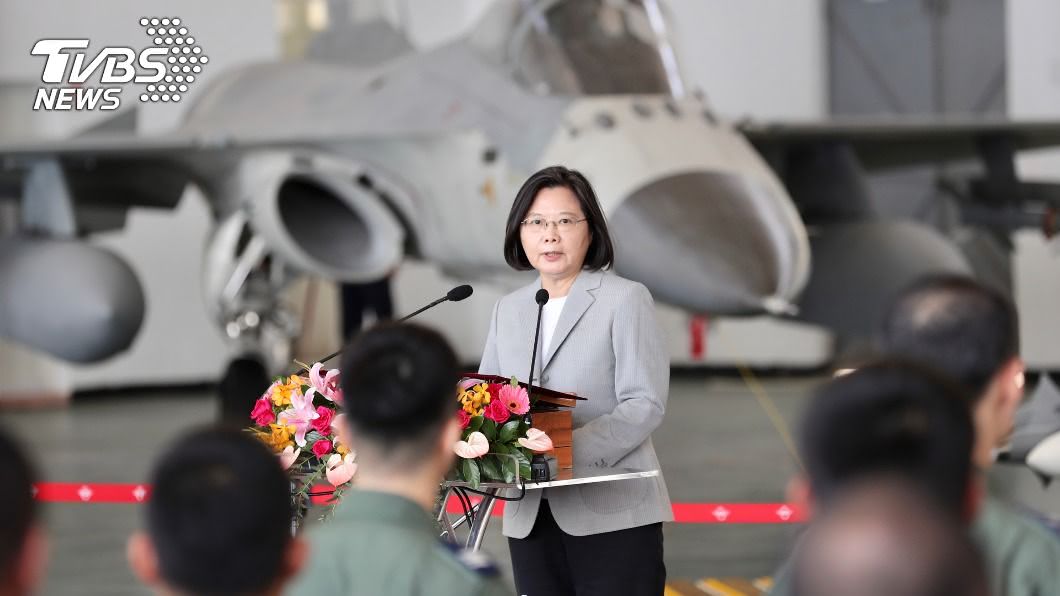 視導澎湖天駒部隊 蔡英文:不容別人在領空耀武揚威