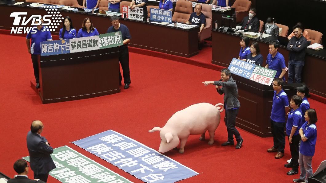 藍委占據官員席杯葛施政報告　立院空轉一上午