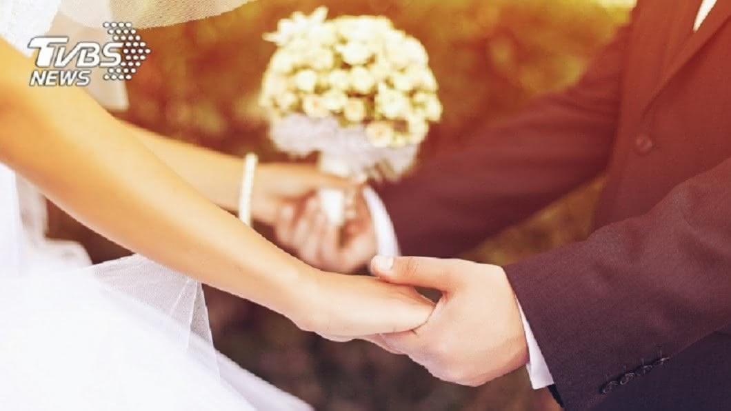 婚紗照花7萬夫嘆結婚14年「0翻閱」 妻:後悔沒折現