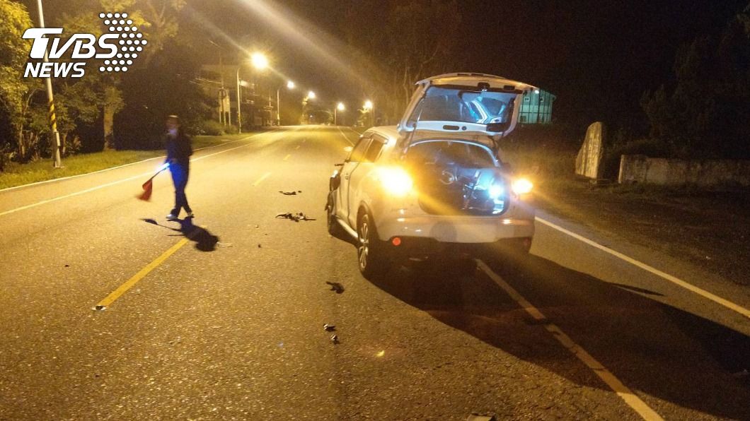 牛隻深夜跑上公路 花蓮瑞穗發生撞牛車禍