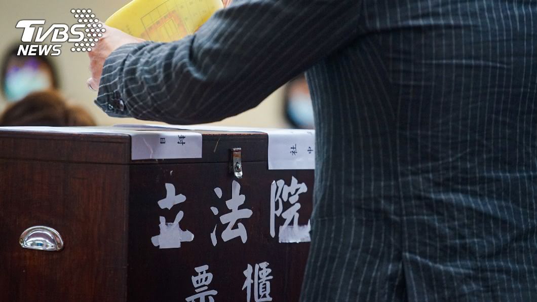 藍白立院首度合作助國民黨奪7席召委 時力2席投綠