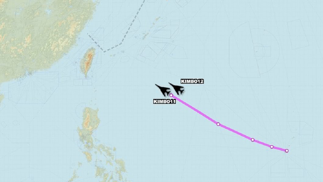 共軍頻越海峽中線之際 美2轟炸機朝台灣方向飛行
