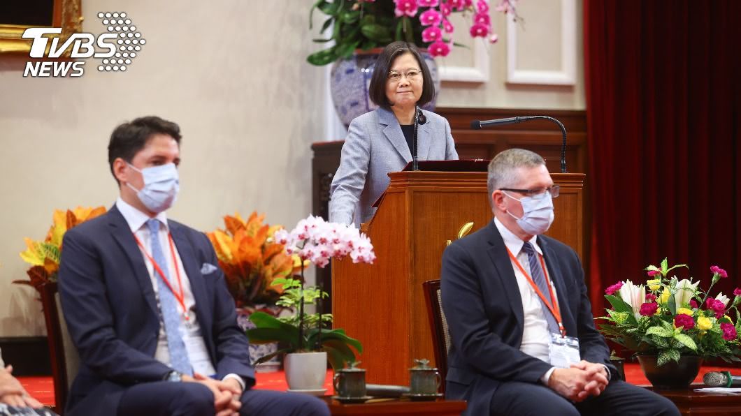 延攬國外專才就業金卡破千 蔡英文:台灣充滿機會