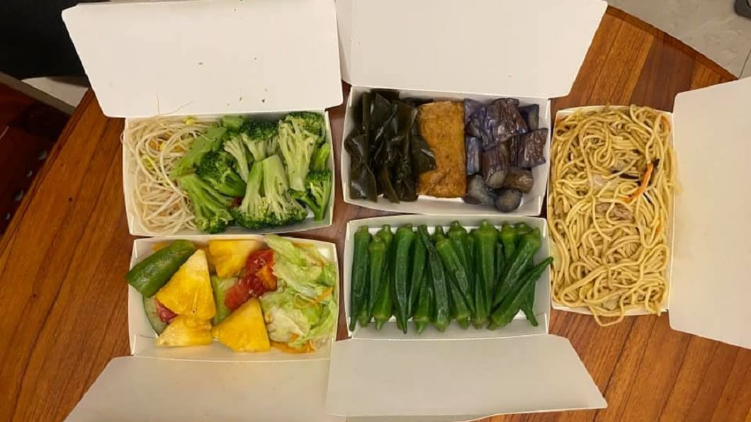 爽夾自助餐「1麵8菜」 佛心價格驚呆網友:算錯了吧!