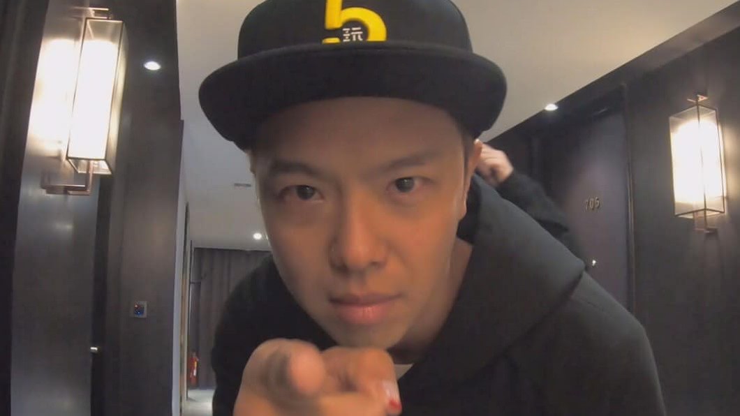 悲痛停錄…《玩很大》悄換封面 小鬼照暗藏鼻酸深意