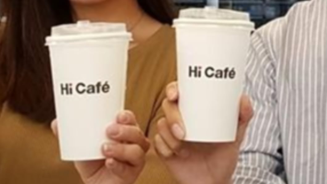 萊爾富補班日推新品「Hi Café 中杯熱阿薩姆奶茶」。(圖/萊爾富提供)