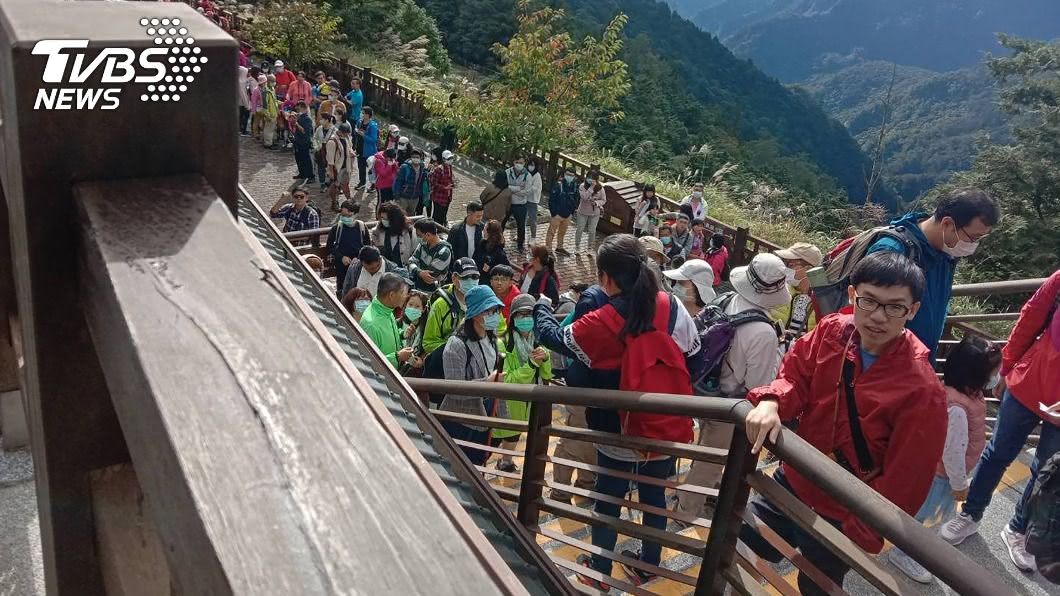 中秋連假首日!宜蘭太平山湧人潮 林務局:2日恐更多
