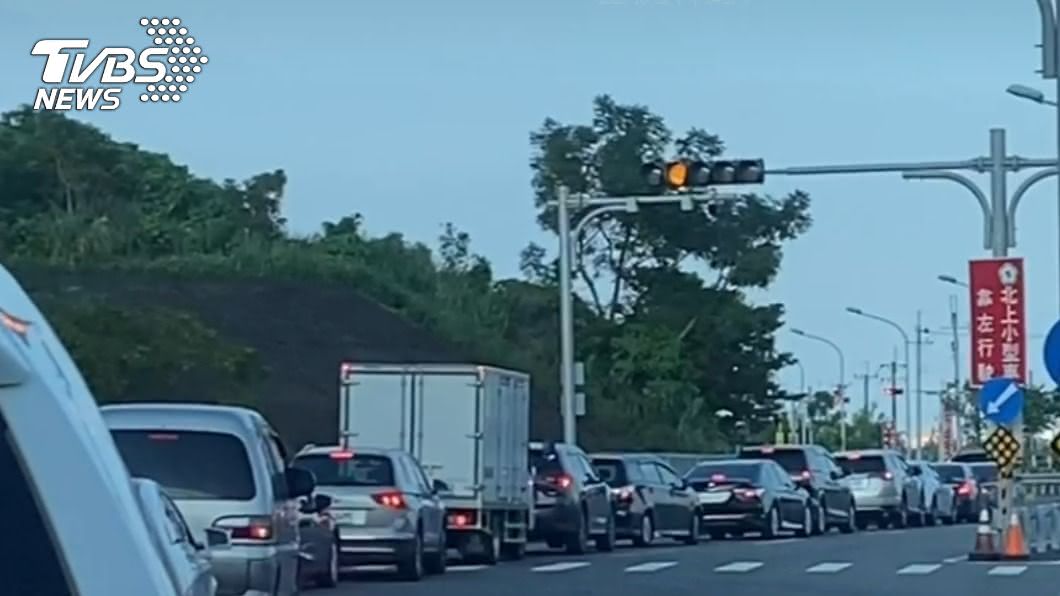 國5北上湧車潮！明北返最大量　高公局曝壅塞路段時間